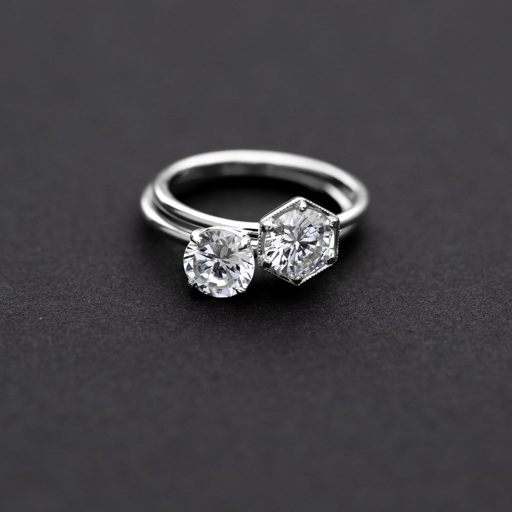 18K White Platinum Round Engagement Ring